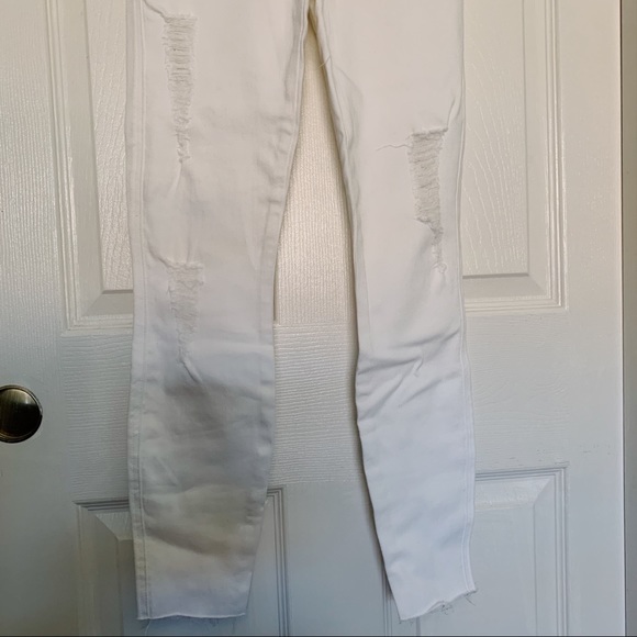 Level 99 White Distressed Skinny Denim! - Picture 3 of 5